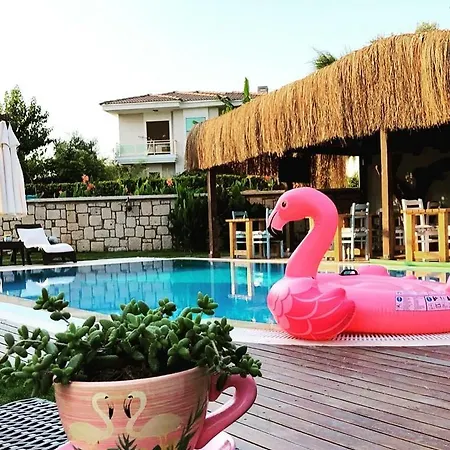 Pupa Alacati Butik
